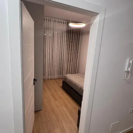 West Hills Apartment