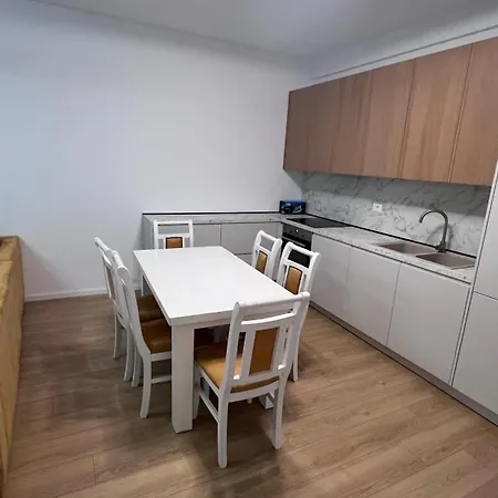Apartment West Hills