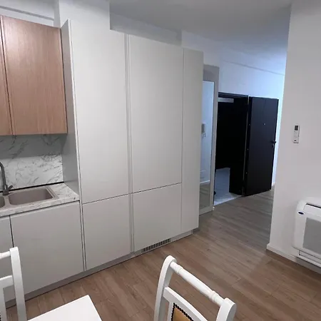 West Hills Apartment